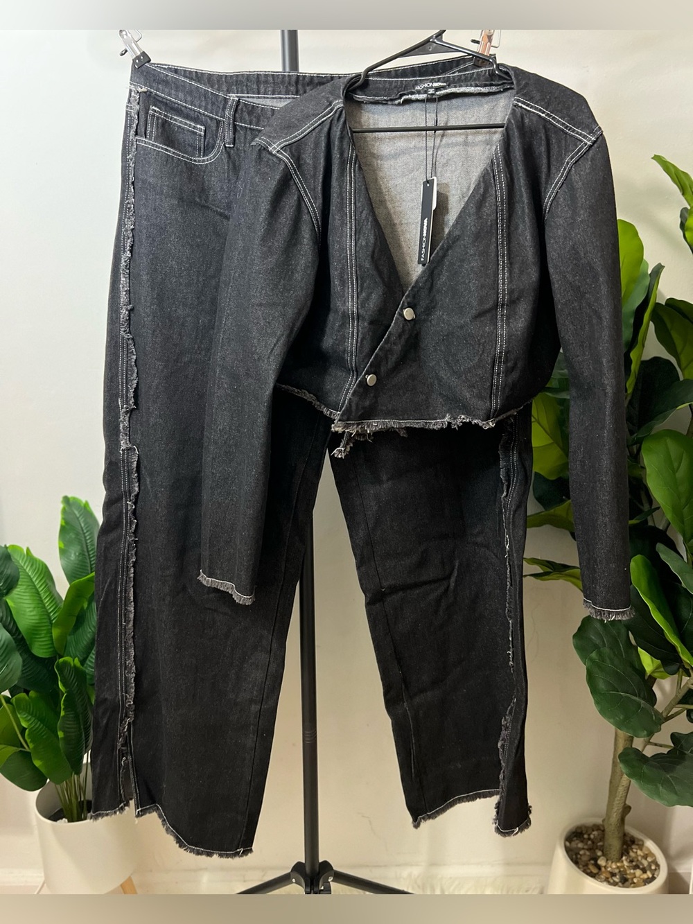 Fashion Nova Black Denim 2 Piece Set Crop Jacket Raw Hem Wide Leg Jeans